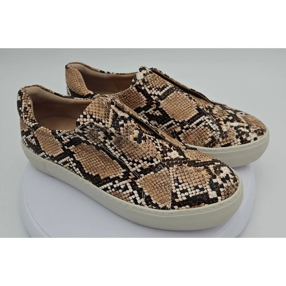 J/Slides Heidi NWOB Slip-On Round Toe Platform Sneaker Python Snake Print Sz W/9
